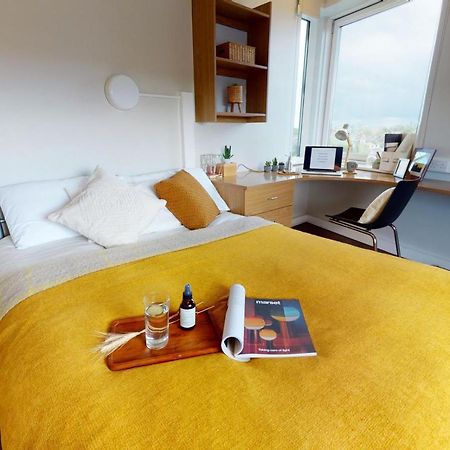Private Bedrooms With Shared Kitchen And Studios At Iq Tufnell House In Londra Esterno foto