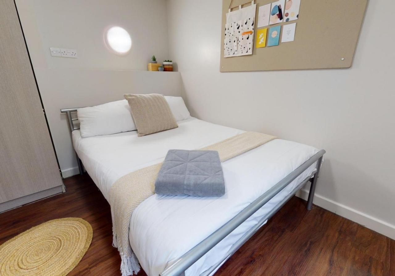 Private Bedrooms With Shared Kitchen And Studios At Iq Tufnell House In Londra Esterno foto