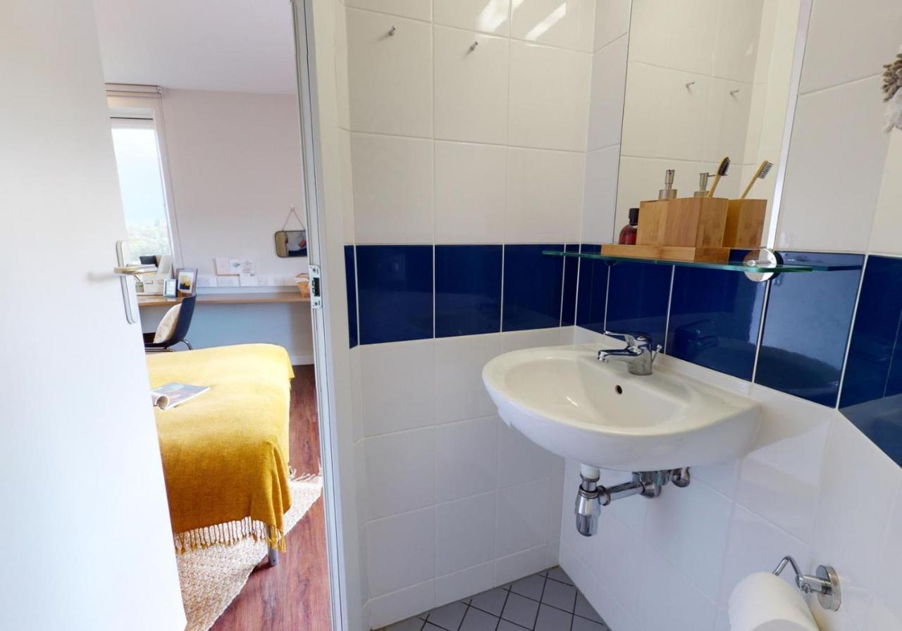 Private Bedrooms With Shared Kitchen And Studios At Iq Tufnell House In Londra Esterno foto